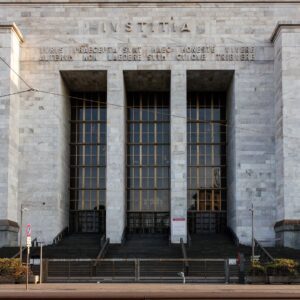 Illegittima segnalazione in Centrale Rischi onere della prova e risarcimento danni - Sentenza Tribunale Milano 2024