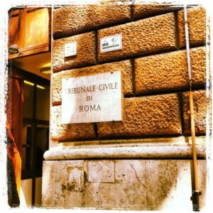 Eredità non accettata formalmente il possesso dei beni può escludere la devoluzione allo Stato - Tribunale di Roma 2024