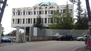 Responsabilità dell'Ente Parco per morte escursionista necessaria adeguata segnalazione del pericolo - Tribunale di Teramo, 2025