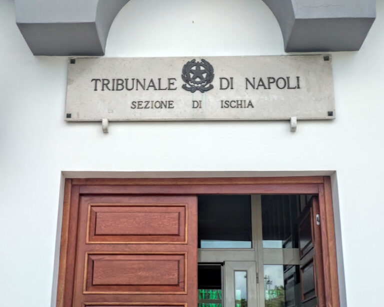 Malpractice ginecologica e diritto all'interruzione di gravidanza le condizioni imprescindibili per il risarcimento - Tribunale di Napoli 2025