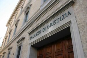 Fideiussione inefficace per mancato rispetto del termine di comunicazione: quando i 45 giorni diventano essenziali - Corte di Appello di Ancona 2025