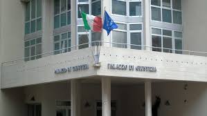 Malasanità: Tribunale riconosce risarcimento per ritardo diagnostico di tumore al colon che costa 9 mesi di vita al paziente - Responsabilità medica accertata per errore nel Pronto Soccorso che sottovaluta sintomi oncologici evidenti - Tribunale di Terni 2025